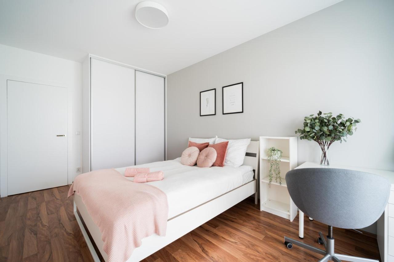 Big Apart - Atal Towers - 3 Rooms - Private Parking Place Breslavia Exterior foto